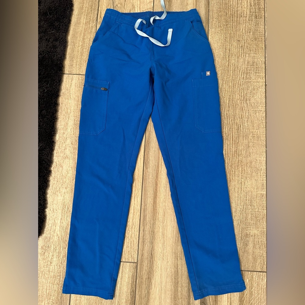 XS yola figs scrub pants.